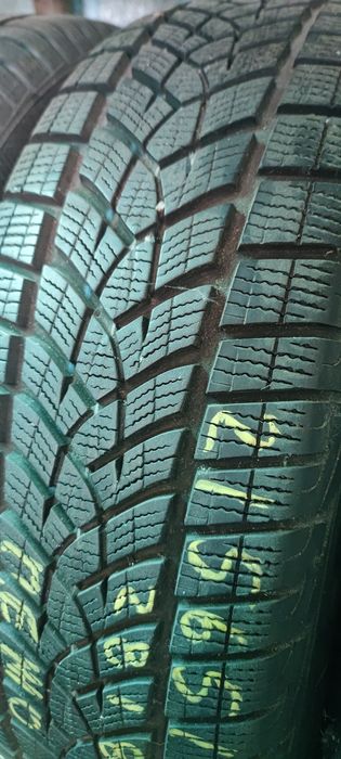 Зимни гуми 215 65 17 Goodyear 4бр, Continental 6бр