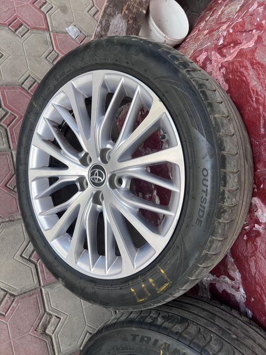 Диски с шинами от Камри 70 Luxe