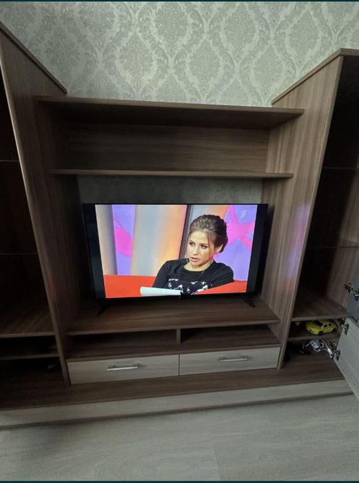 Продам новую стенку для телевизора