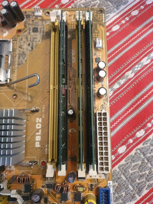 Placă de bază ASUS P5LD2