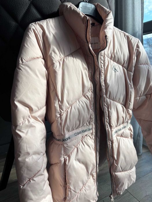 Calvin Klein Jeans яке, 14 години