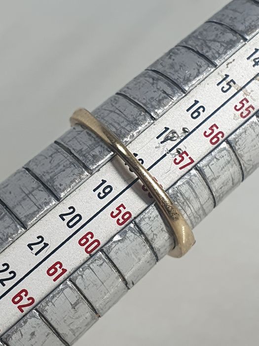 Inel din aur de 14K cu pietre semiprețioase albe – mărimea 58