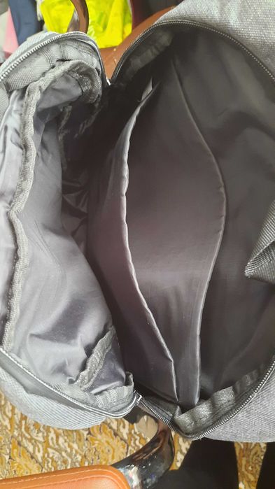 Сива лап-топ раница