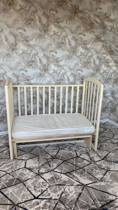 Продам кроватку б/у