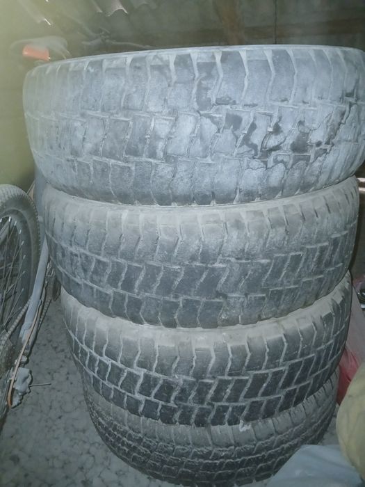 Продам Шыны на делику