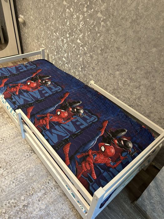 Продам кровать детскую