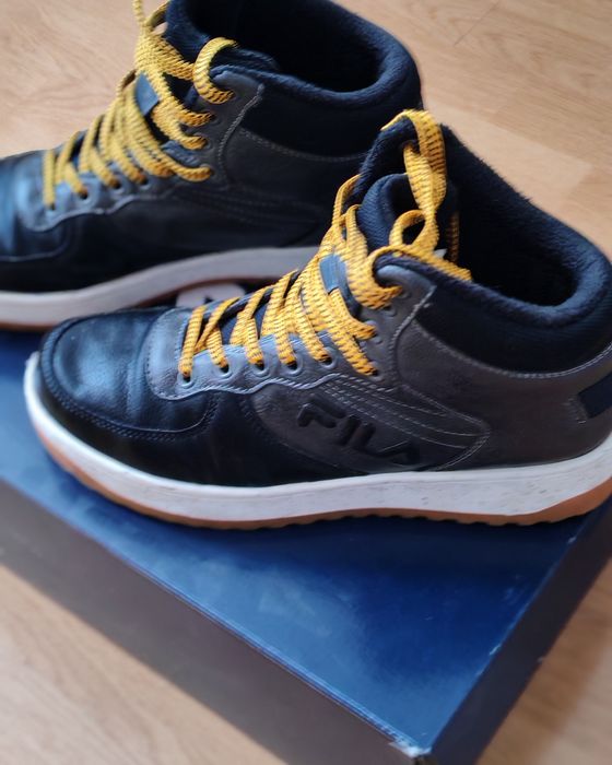 Vând adidași tip gheata