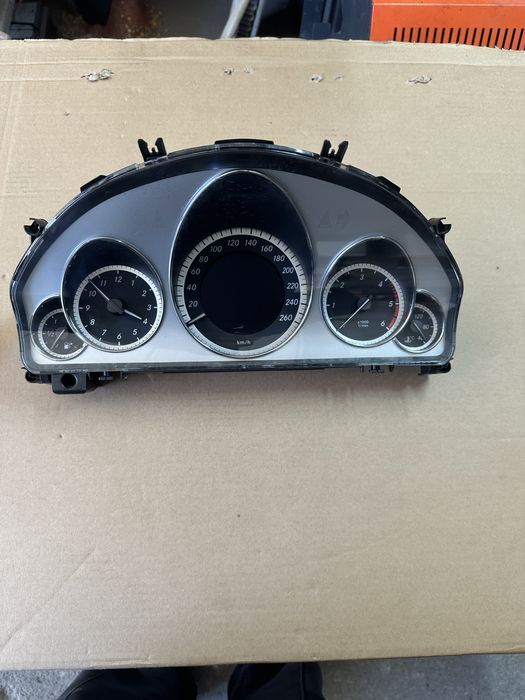 Ceasuri bord color Mercedes W212