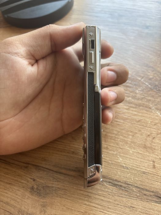 Vertu Signature S Design OEM