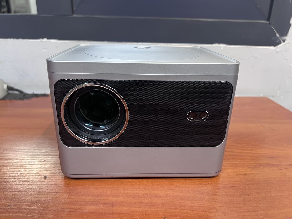 Проектор Phinika