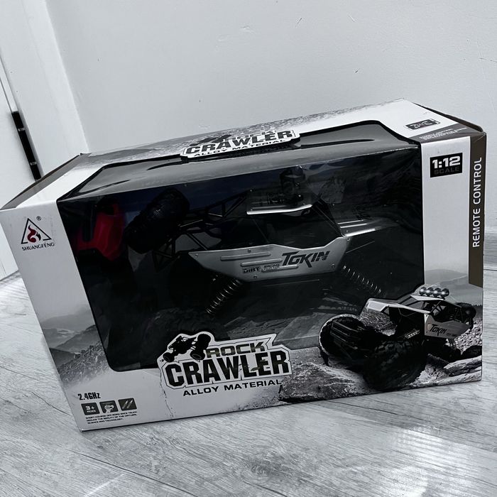 Pultli moshina sotiladi