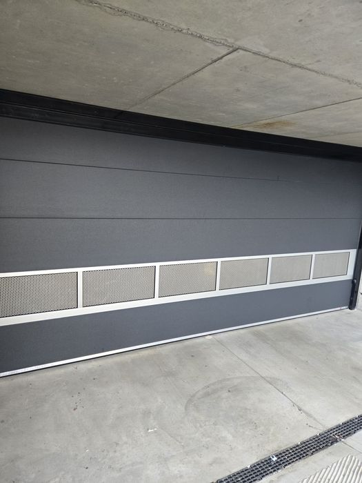 Usi de garaj/ usa tip rulou / usi din aluminiu vopsit în câmp electros