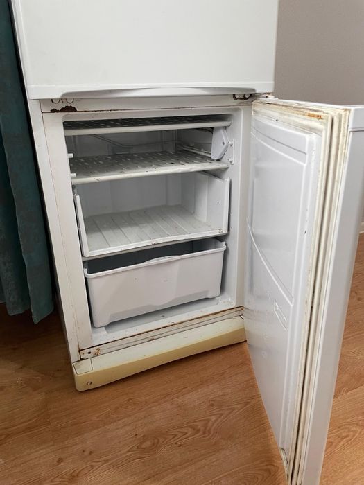 Продам холодильник