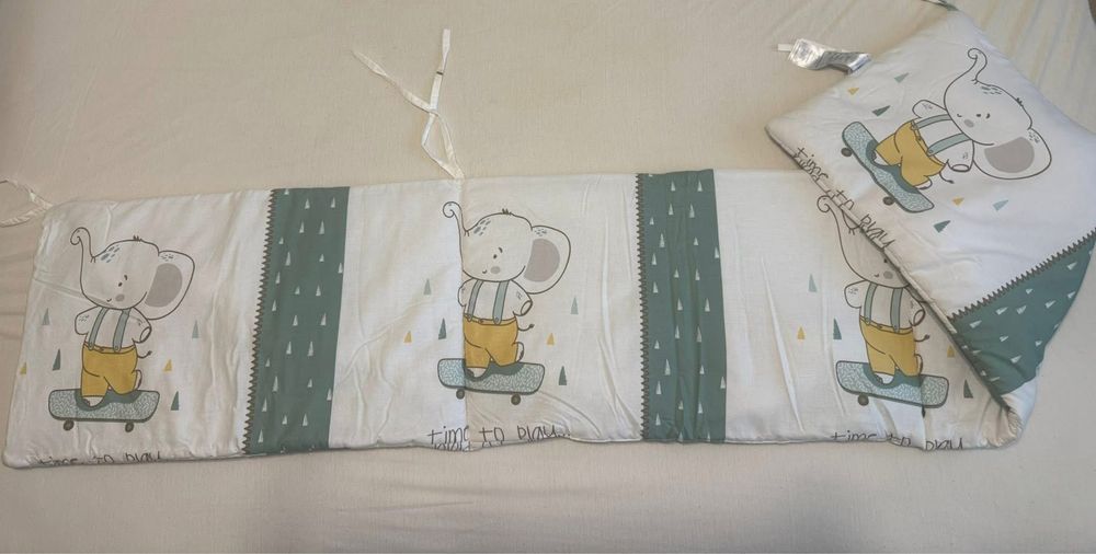 Обиколник за бебешка кошара