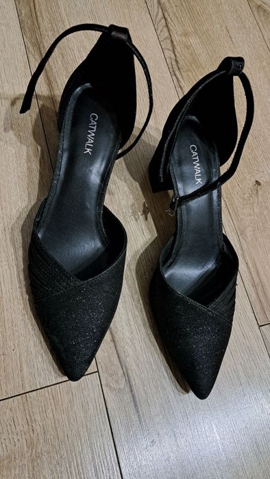 Pantofi sandale elegante