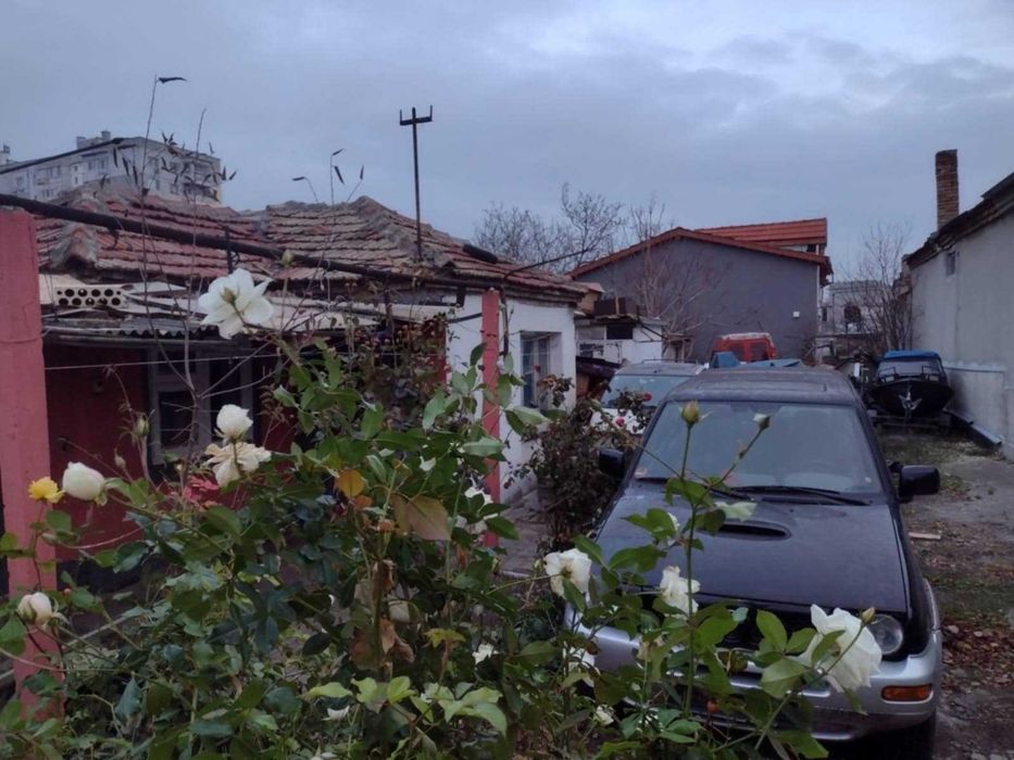 Продава се Къща в Варна, Автогара - 110 кв.м за 1000 €/кв.м - Снимка #1