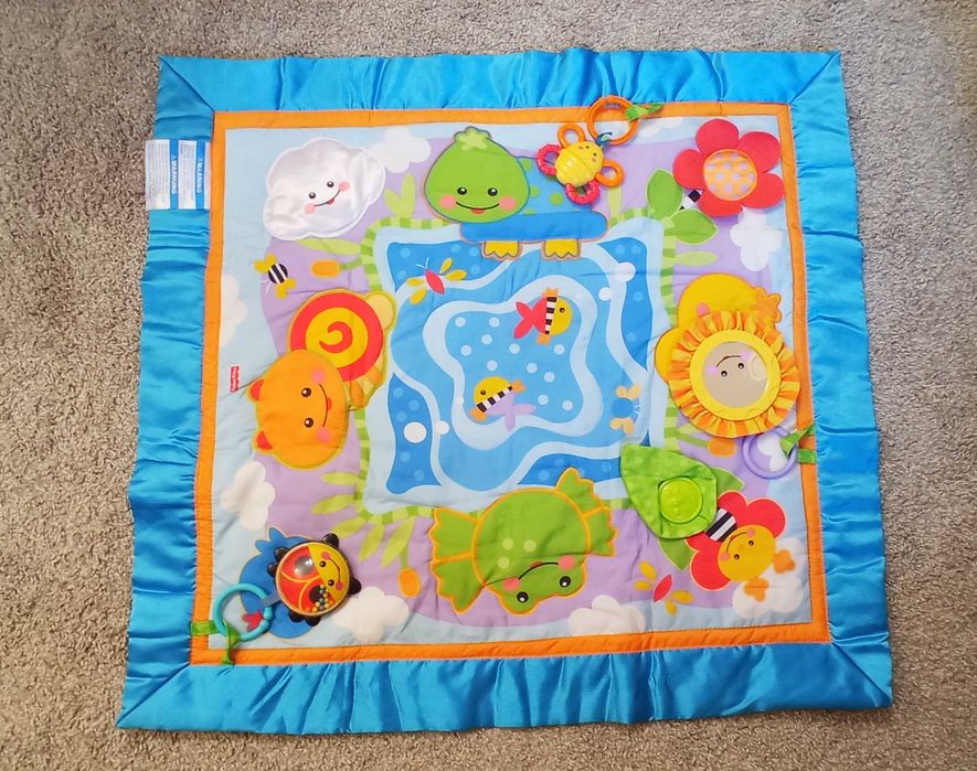 Развивающий коврик-одеяло Fisher price с игрушками
