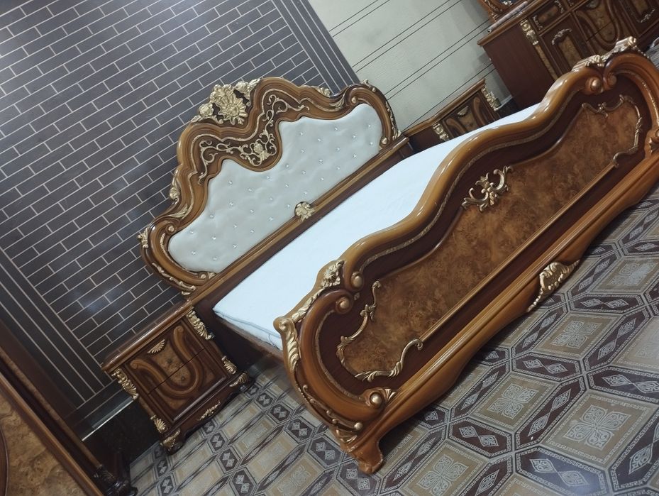 Dubayiski kravat 2ta tumba