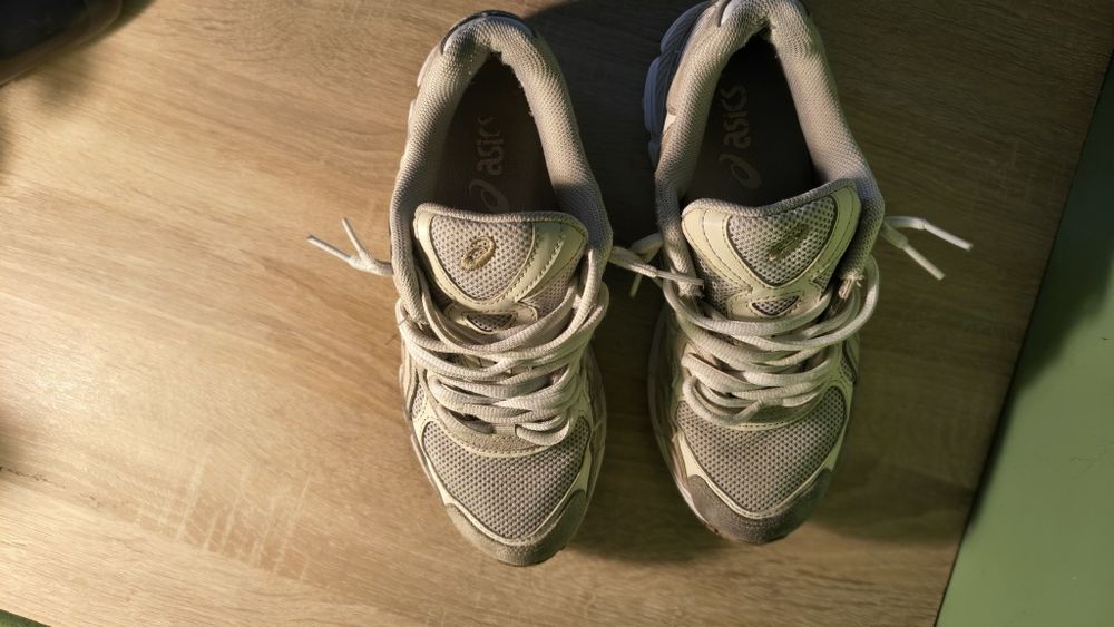 Asics Gel NYC cream 450 negociabil puțin purtati mărime 39,5