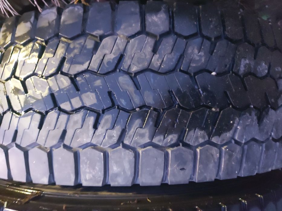 265/70R19.5 Michelin 4 броя