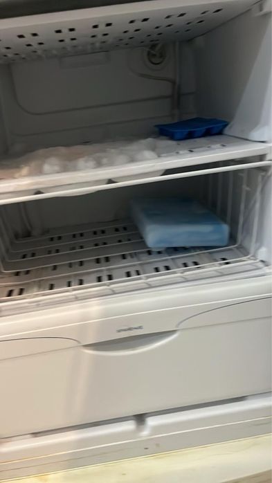 Продам холодильник