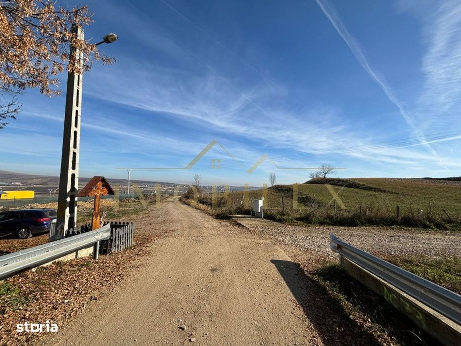 Teren in Comsesti, parcelabil, 5300 mp, vedere frumoasa la lac