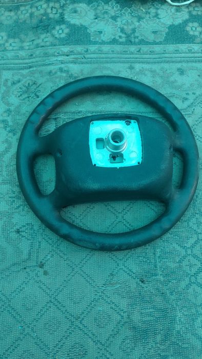 Продам руль от ауди а6, подходит на а4.