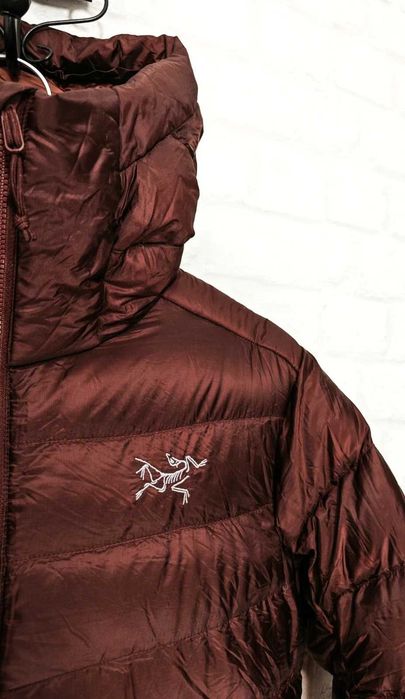 Arcteryx Оригинално дамско яке с пух и качулка размер S