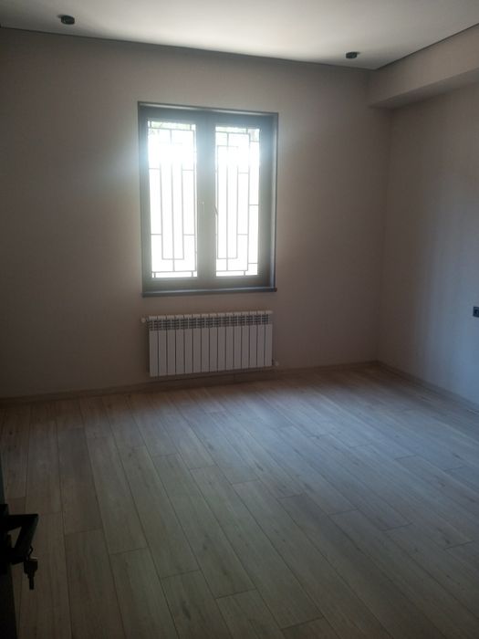 Продам свои 2дома-коттеджа в самом центре ориентир за Океаном. Гост.Ро