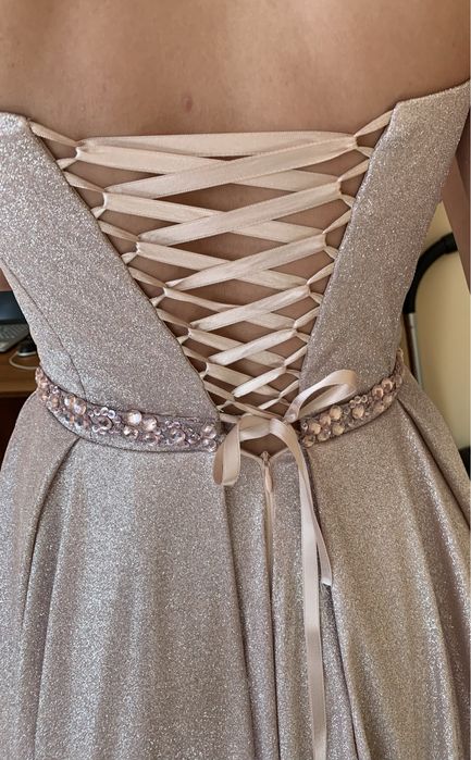 Официална бална рокля в нежен розов цвят, брокатена