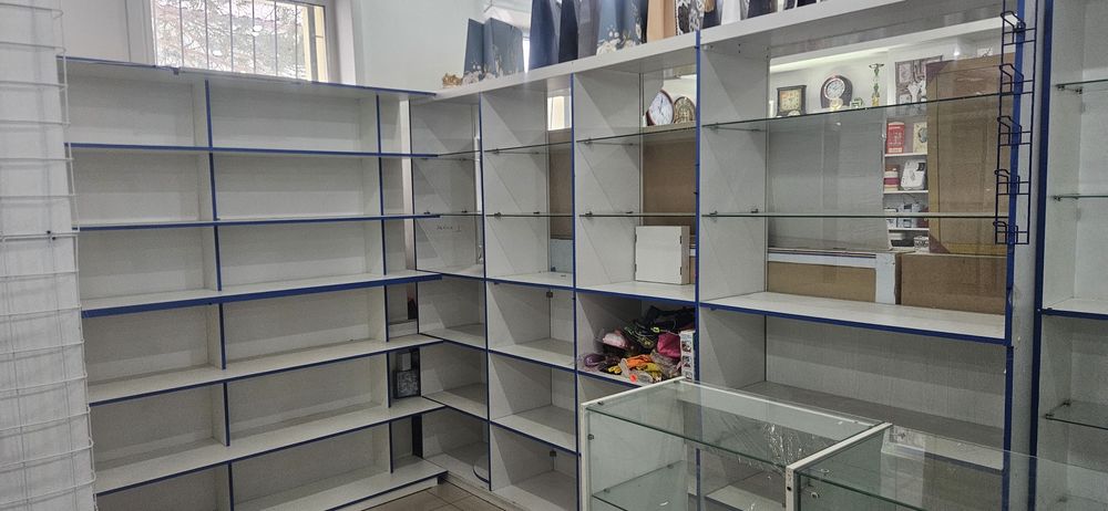 Продам торговые стеллажи.