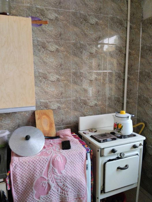 Srochna sotiladi kvartira