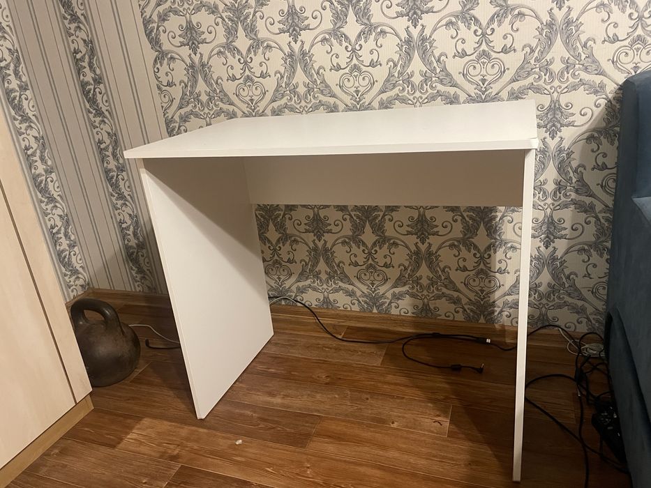 Продам стол письменный