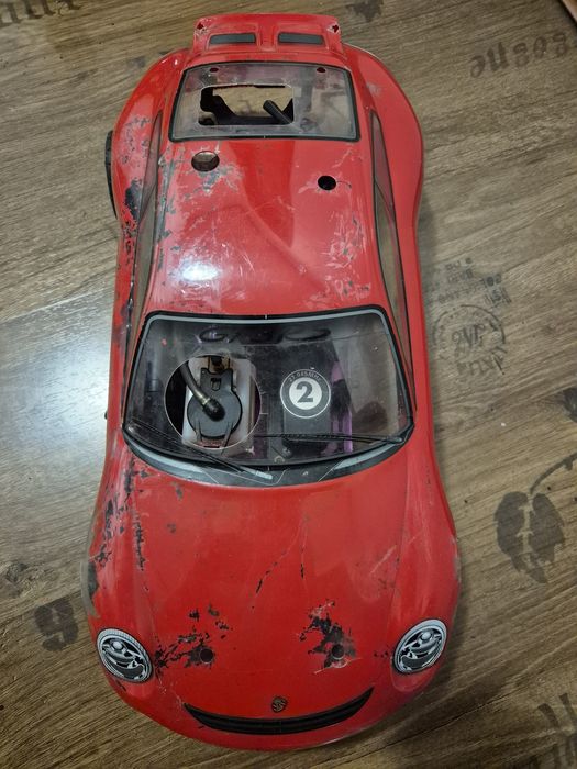 Masina de curse radiocomanda