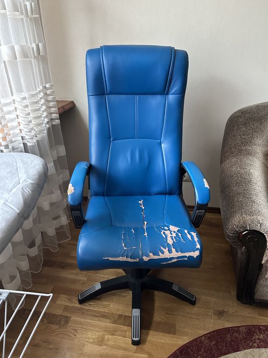 Кресло крутящееся