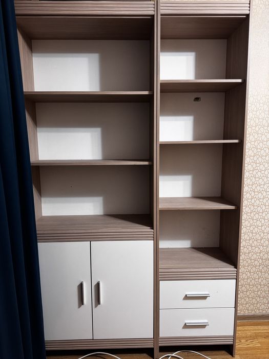 Продаются шкафы книжные