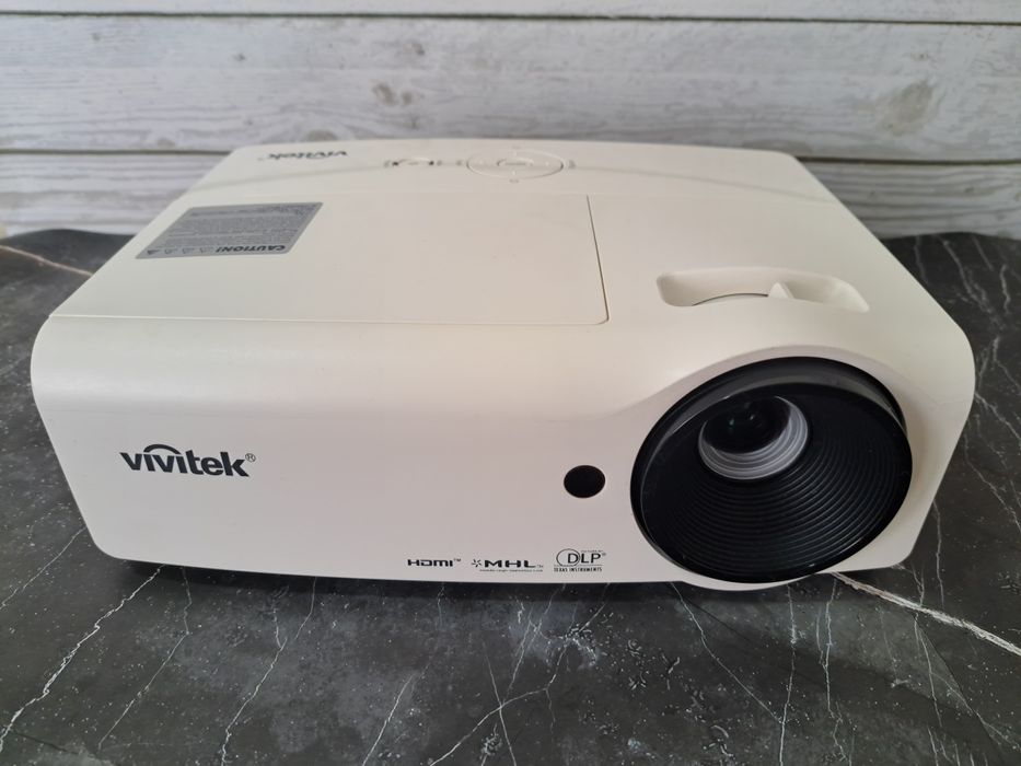 Продам проектор Vivitek D55FA (идеал)