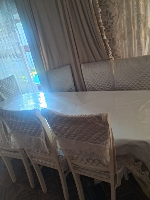 Стол со стульями