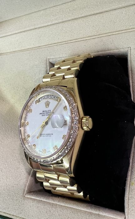 Продам золотые часы Rolex