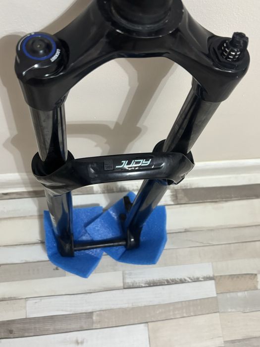 Вилка Rockshox Judy 29’’ 130mm