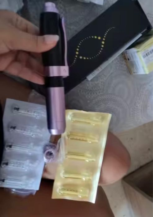 Hyaluron pen (stilou acid hialuronic) cu rezerve