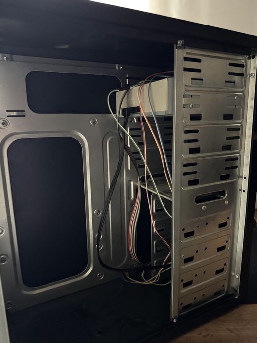 Кейс дла компьютера с дисководом