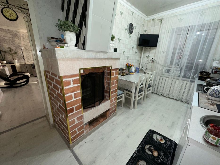 Продам частный,жилой дом 4 сотки.