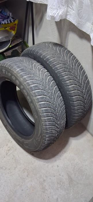 2 броя зимни гуми
