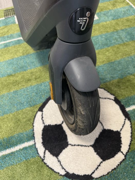Vând Segway-Ninebot E2 Pro –