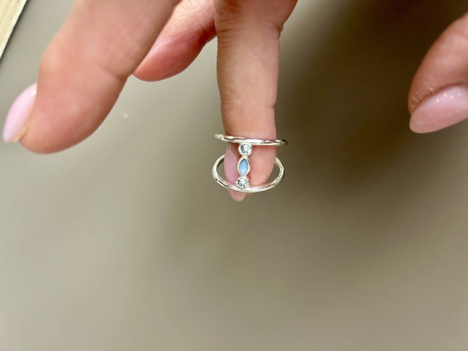 Елегантен и модерен пръстен с камъчета