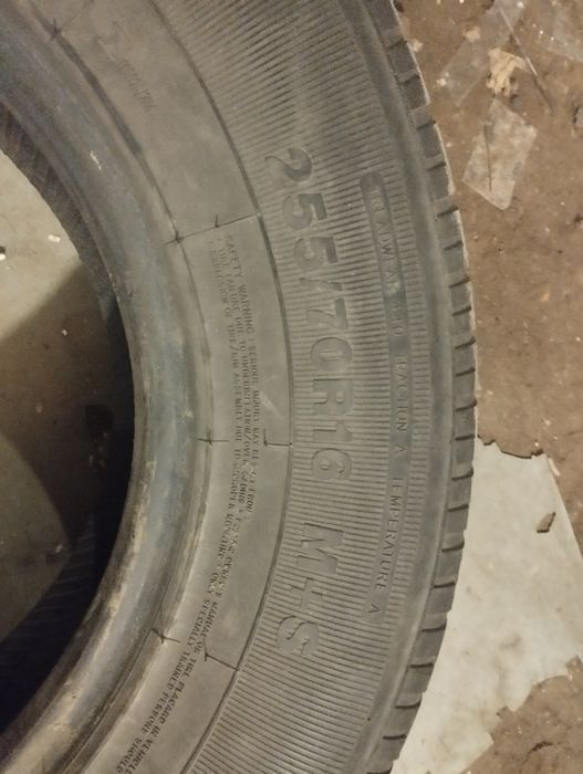 Балон продам 2 шт.  255/70/16