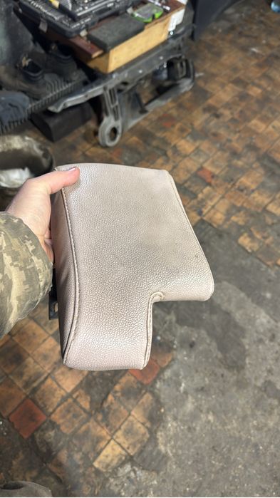 Подлокотник бмв е36