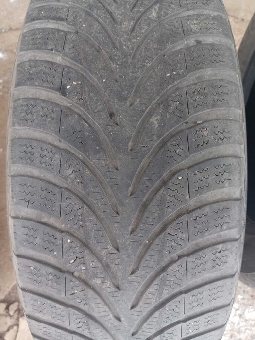 Продавам гуми Apollo 205 60 16