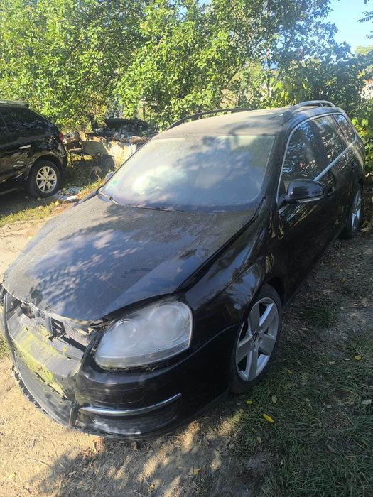Vand golf 5. An 2007 , avariat, motor si cutie functionale